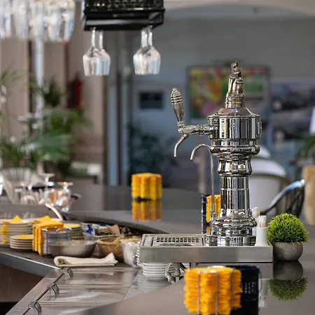 Pato Amarillo Hotel 4*