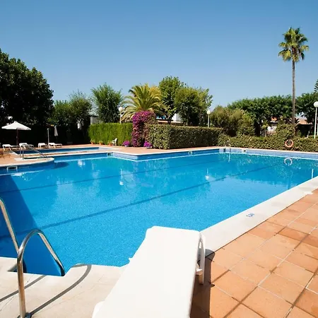 Hotel Pato Amarillo 4*