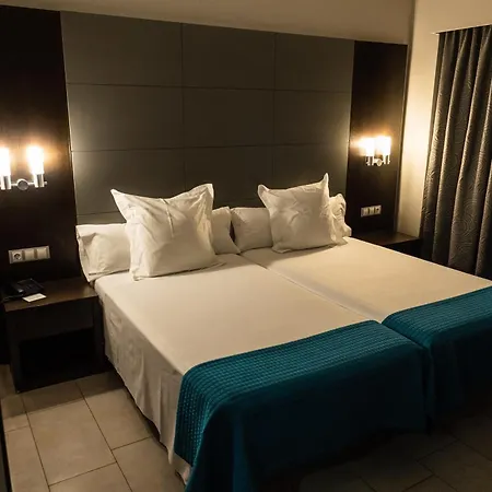 Hotel Pato Amarillo 4*